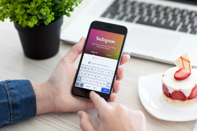 From Instagram to Instaglam: Why Celebrities Prefer Using Instagram than Facebook?