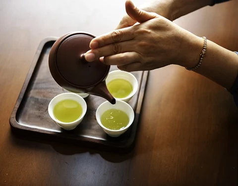 9 Drinks for Hair Growth That Really Work