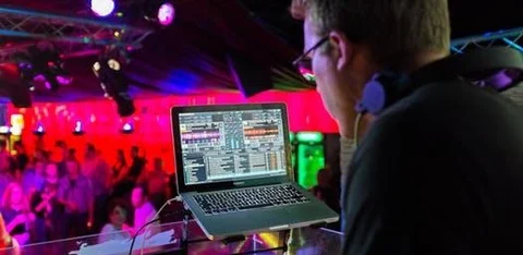 DJ