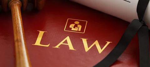 5 Reasons Why You Need To Hire An Employment Lawyer