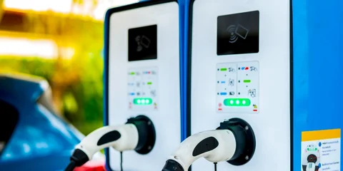 EV Charging Stations: 6 Things Businesses Need to Know