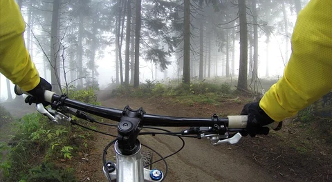 The Ultimate Buyer’s Guide To Mountain Bike Lights