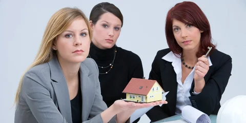 The pros and cons of choosing a career in real estate