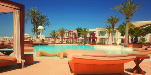 Why is luxury accommodation becoming so popular with tourists?