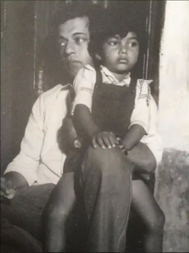 Master Manjunath with Girish Karnad (Photo Courtesy: <a href="https://www.facebook.com/mastermanjunath">Facebook/Manjunath Nayaker</a>)