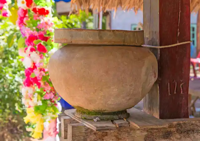 A <i>ghara</i> used as a water jar (Photo: iStockphoto)