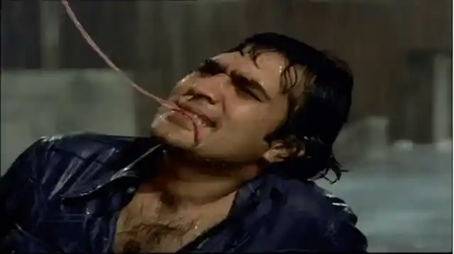 (Source: <a href="https://www.youtube.com/watch?v=7IsvJVlFyGI">YouTube/Rajshri</a>)