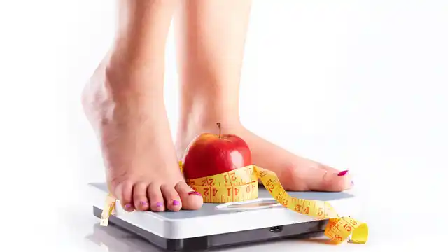 On average, people who followed a meal-replacement diet lost 1.4 kg more than people using other diets after one year.
