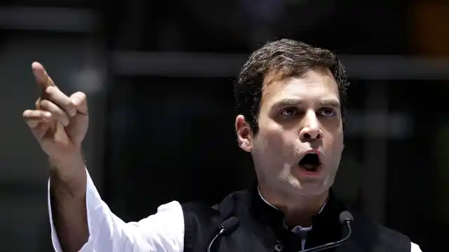 Rahul Gandhi meets Ex-Servicemen to discuss One Rank One Pension issue. (Photo: Reuters)