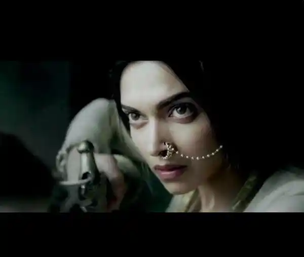 Deepika Padukone plays Mastani in Bajirao Mastani. (Photo: ErosNow) 
