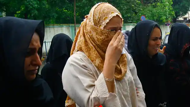 In 2007 Yakub Memon’s wife Raheen (Centre) gave her only interview to the media after he was sentenced to death. She said “we returned because we were living under house arrest in Karachi. We didn’t like it there”. (Photo: Reuters)