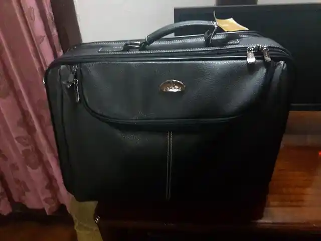 Dr Kalam’s handbag kept where he last left it. <a href="https://www.facebook.com/SrijanPalSingh/photos/a.950870558296400.1073741826.424507924266002/1036933206356801/?type=1"></a>