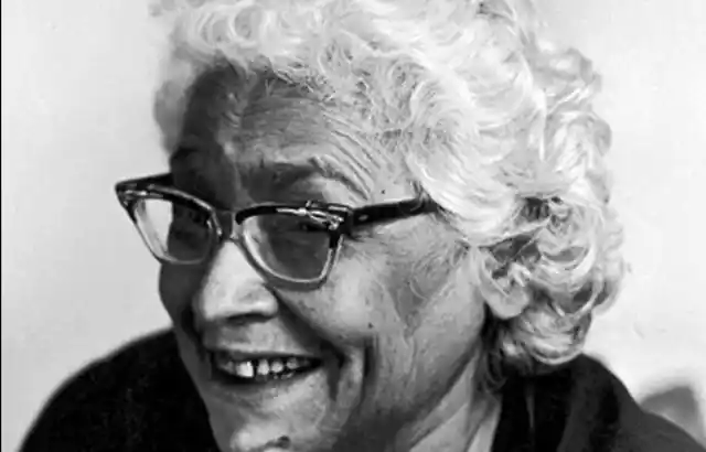 Ismat Chughtai (Photo: Twitter/@Antiserious)