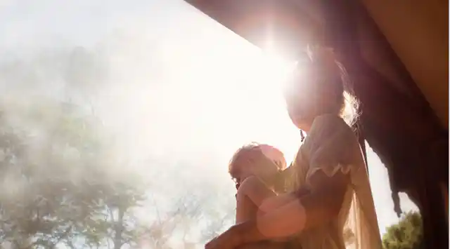 Breastfeeding is just one important aspect of motherhood. There is not one way to be a perfect mother, there are a million ways to be a good one (Photo: <a href="http://tammynicolephotography.com/">tammynicolephotography.com</a>)