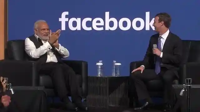 Prime Minister Narendra Modi with Facebook founder Mark Zuckerberg at Facebook HQ. (Photo:<a href="https://www.youtube.com/watch?v=1-OFfyf7aoA&amp;feature=youtu.be">YouTube/NarendraModi</a>)