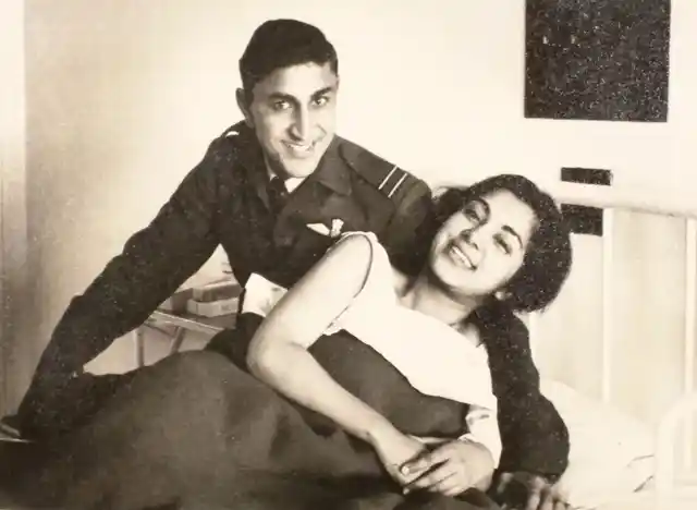 Young Flt. Lt. Kamal Khanna with his wife Kamini. (Photo: Rohit Khanna/The Quint)