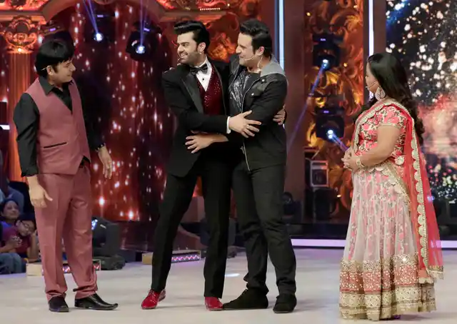 Krisha, Sudesh, Manish Paul and Bharti on the sets of <i>Jhalak Dikhhla Jaa </i>(Photo: Yogen Shah)