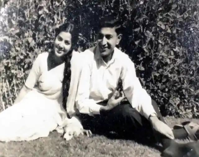 Kamal Khanna with wife Kamini Khanna. (Photo: Rohit Khanna/The Quint)