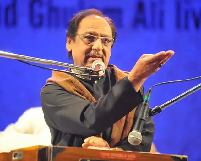 Ghulam Ali told reporters that ‘a musician belongs to everyone, this shouldn’t happen’ (Photo: Twitter/<a href="https://twitter.com/WorldPTV/status/651765642438307841">@WorldPTV</a>)