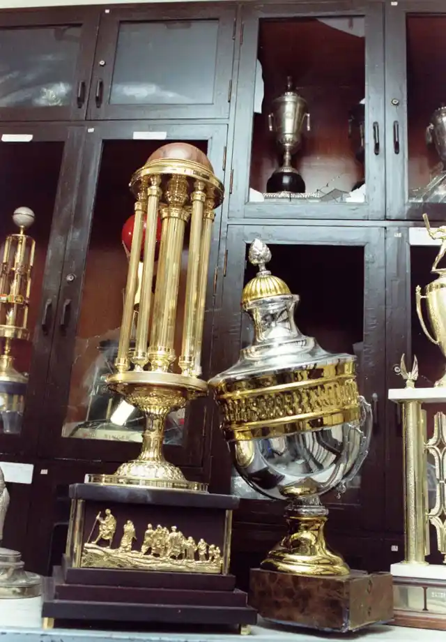 Damaged trophies which the Indian cricket team won in 1998 stand in the BCCI office in Mumbai, after Shiv Sainiks ransacked the place to prevent Pakistan from playing in India in a cricket match in 1999. (Photo: Reuters)