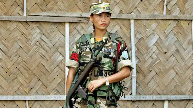 File picture of female Naga rebel (Photo: Reuters)