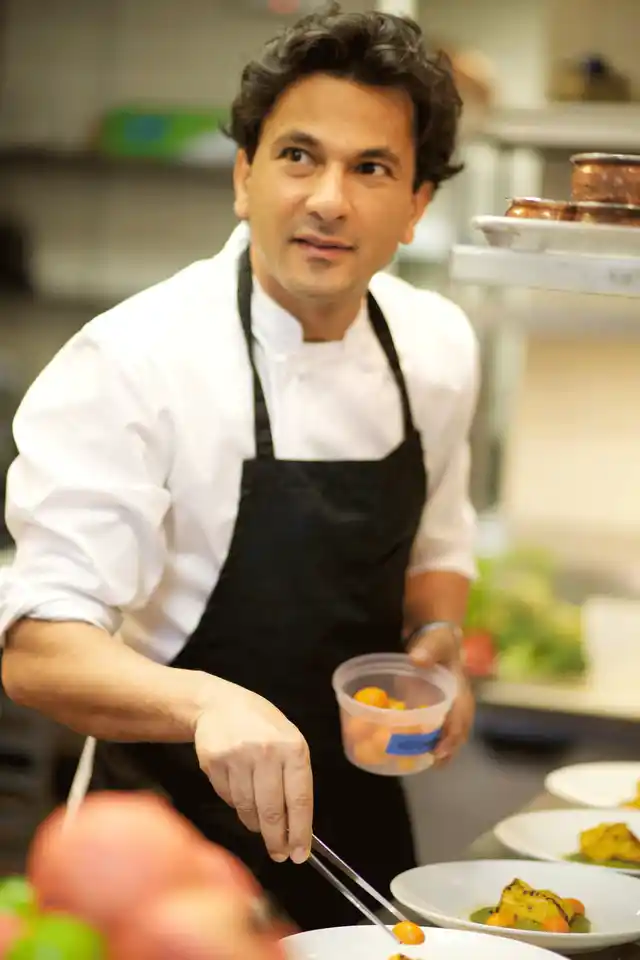 Although he runs a successful restaurant in New York, Vikas Khanna enjoys other pursuits too. (Photo: <a href="https://www.facebook.com/VikasKhannaGroup/timeline?ref=page_internal">Vikas Khanna’s Facebook page</a>)