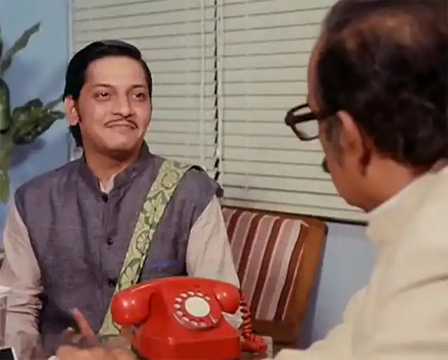 Amol Palekar and Utpal Dutt in a scene from <i>Golmal </i>(1979)