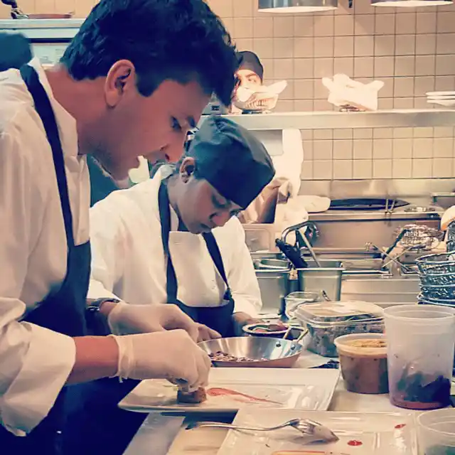 Vikas Khanna at his New York restaurant, Junoon. (Photo: <a href="https://www.facebook.com/Junoon-207513495932269/timeline">Junoon’s Facebook page</a>)