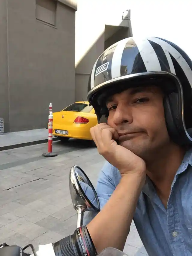 He’s smart, he cooks and he has a heart. Ladies go crazy! (Photo: <a href="https://www.facebook.com/VikasKhannaGroup/timeline?ref=page_internal">Vikas Khanna’s Facebook page</a>)