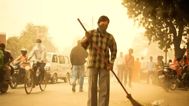 Study by the University of Birmingham in 2013 revealed that dust is responsible for 14.3% of PM 2.5 level at a pollution hotspot in Delhi. (Photo: iStock)