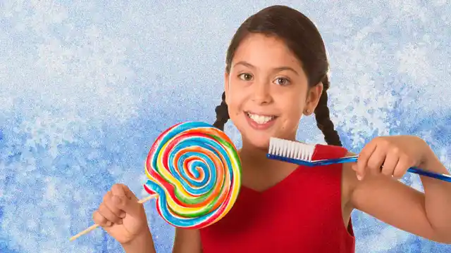 During the holidays, it is common for people to sleep without brushing their teeth, and if you don’t want to start the new year in pain, follow the tips below (Photo: iStock)