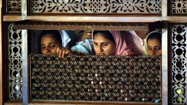 Dawoodi Bohra Muslim women at a wedding in Mumbai.
(Photo: Reuters)