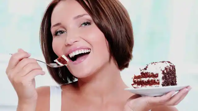 Remember, teeth are under attack for up to one hour after eating or drinking (Photo: iStock)