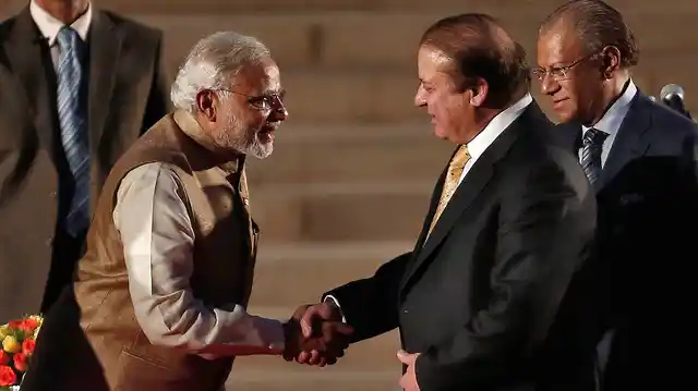 Bilateral trade dialogue needs to resume on an urgent basis. This will not only open new trade opportunities but will also act as a ‘signaling mechanism’ for buying peace.(Photo: Reuters)