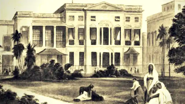 John Gilchrist set up the language training institute at the Fort William College in Calcutta for East India Company recruits. The idea was to help the British administer a complex colony and expand their empire. (Photo Courtesy: <a href="http://puronokolkata.com/2014/01/23/fort-william-college-the-exchange-calcutta-c1800/">Purono Kolkata</a>)