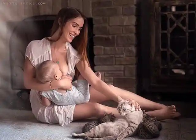 Let these photos be a thousand reasons to breastfeed your kid and not just at home. (Photo Courtesy: <a href="http://www.ivetteivens.com/">Ivette Ivens</a>)