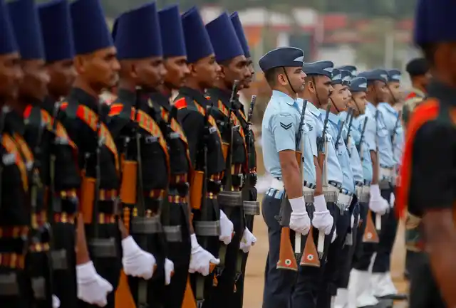 Contingents of Indian army and air force wait to participate in a full dress rehearsal of the Republic Day parade, in Bangalore, India, Sunday, Jan 24, 2016. (Photo: AP)