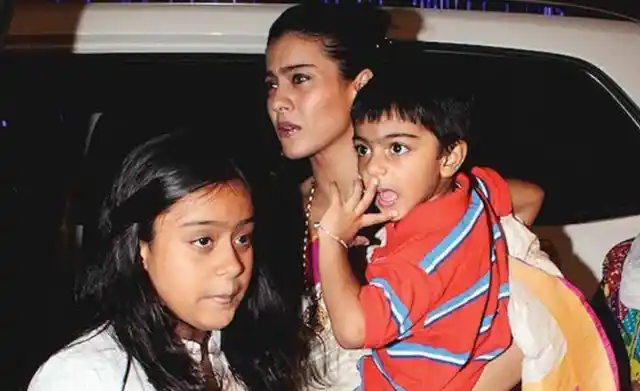 Kajol believes that it is educative for kids to have working parents (Photo: Twitter/<a href="https://twitter.com/mobizill/status/661163289347387392">@mobizill</a>)