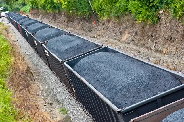 Coal cars on a freight train (Photo: WendellandCarolyn/iStock)