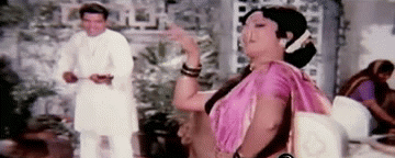 Waheeda Rehman and Dharmendra in <i>Phagun</i> (Source: <a href="https://www.youtube.com/watch?v=TzFIbPkoBKo">YouTube/Gaane Sune Unsune</a>)
