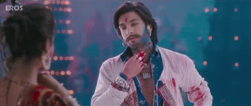 Deepika Padukone and Ranveer Singh in <i>Ramleela</i> (Source:<a href="https://www.youtube.com/watch?v=szVW_w-W8cQ"> YouTube/Eros Now</a>)