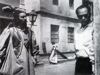 Balraj Sahni and Bimal Roy on the sets of<i> Kabuliwala</i>