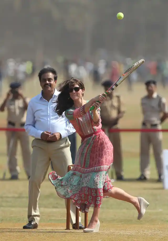 Kate, the Duchess of Cambridge, plays cricket at Oval Maidan in Mumbai. (Photo: AP)