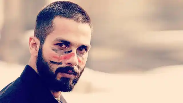 A still from <i>Hamlet’</i>s Indian adaptation <i>Haider</i> starring Shahid Kapoor 