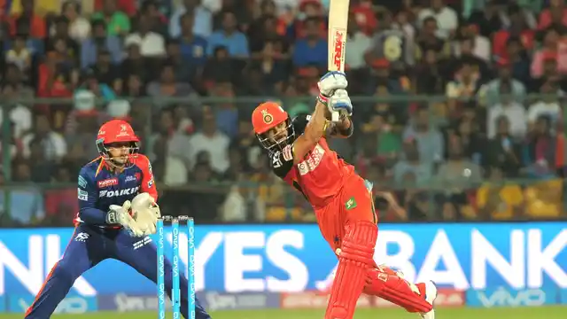 Virat Kohli in action against Delhi Daredevils (Photo: IANS)