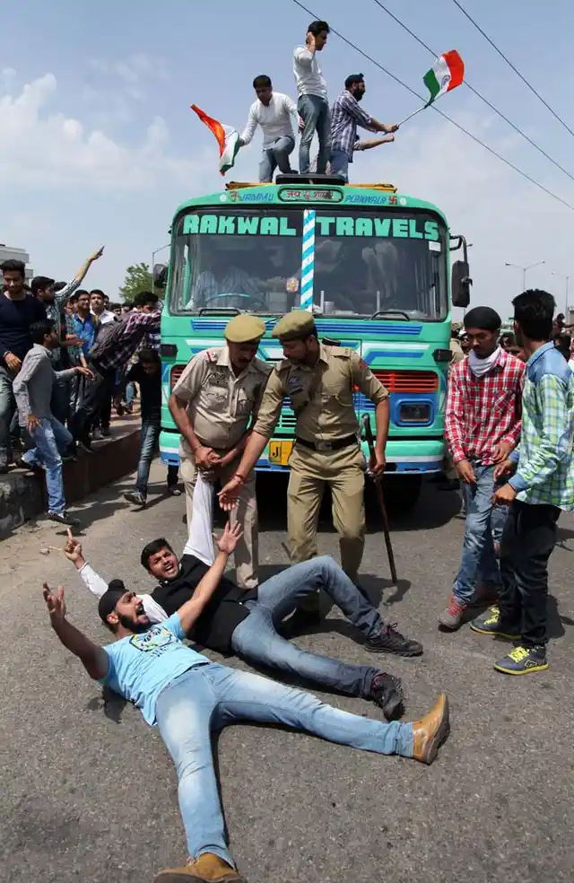 Students protest against police action in NIT Srinagar on 7 April 2016. (Photo: AP)