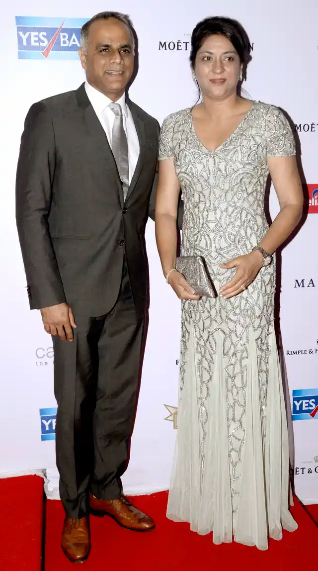 Priya Dutt and her husband on the red carpet (Photo: Yogen Shah)