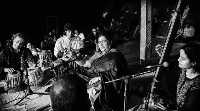 Shubha Mudgal at a performance in Delhi (Photo: Twitter/<a href="https://twitter.com/ravirajamadan">@ravirajamadan</a>)