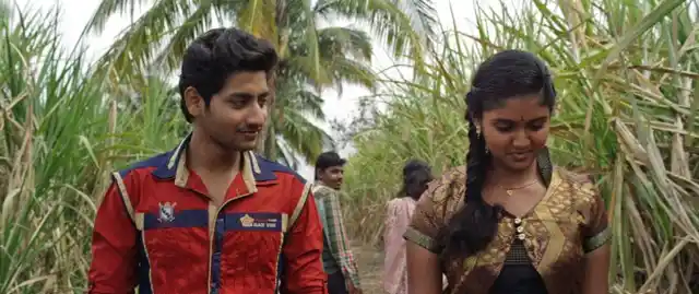 Akash Thosar and Rinku Rajguru in <i>Sairat</i>