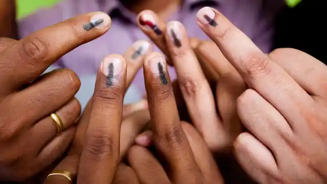 983 out of 1,146 persons view the process of polling negatively.